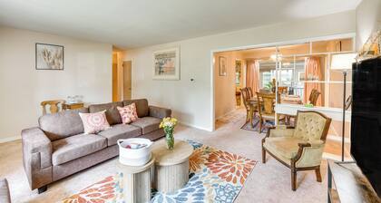 Movie Room & Home Gym: Sinking Spring Home!