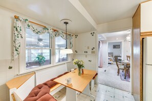 House (5 Bedrooms) | Interior