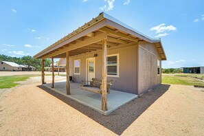 Interior - Riverfront Brady Retreat on 25 Acres! (Brady)