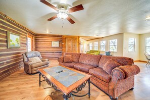 House (5 Bedrooms) | Interior - Riverfront Brady Retreat on 25 Acres! (Brady)