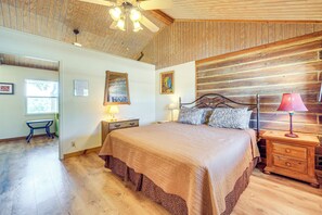 House (5 Bedrooms) | Interior