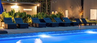 Poolside Paradise for Grown-Ups – Hot Tub, Fire Pit, and Chill Vibes Home 2