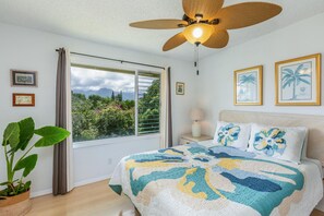 2 bedrooms, desk, free WiFi, bed sheets