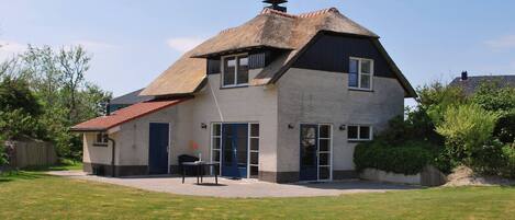 Villa | Exterior