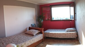 5 chambres, fer et planche à repasser, Wi-Fi, draps fournis