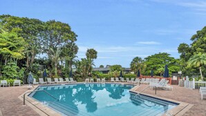 Pool - G-143 - First Floor With Lake Views -Sleeps 6 (Naples)
