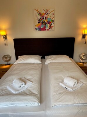 1 chambre, fer et planche à repasser, Wi-Fi gratuit, draps fournis