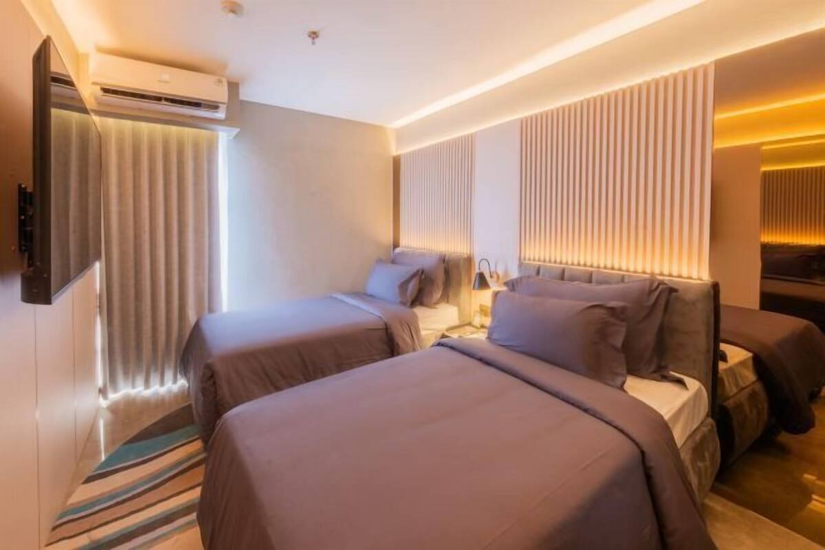 1 bedroom, premium bedding, free minibar items, in-room safe