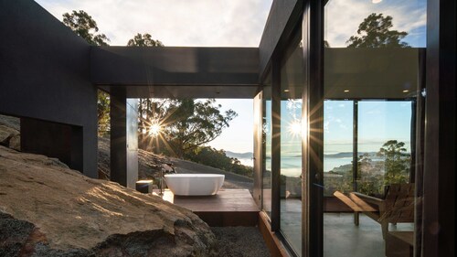 Mountain Top Snug, Studio Itas