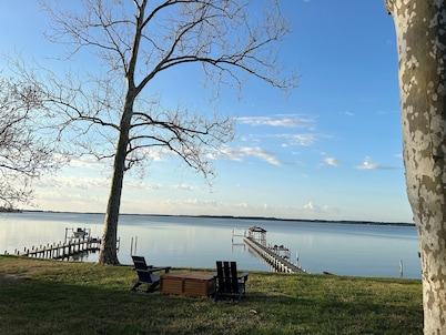 Charming 3-bedroom house in Deltaville with Stunning Views and Beautiful garden!
