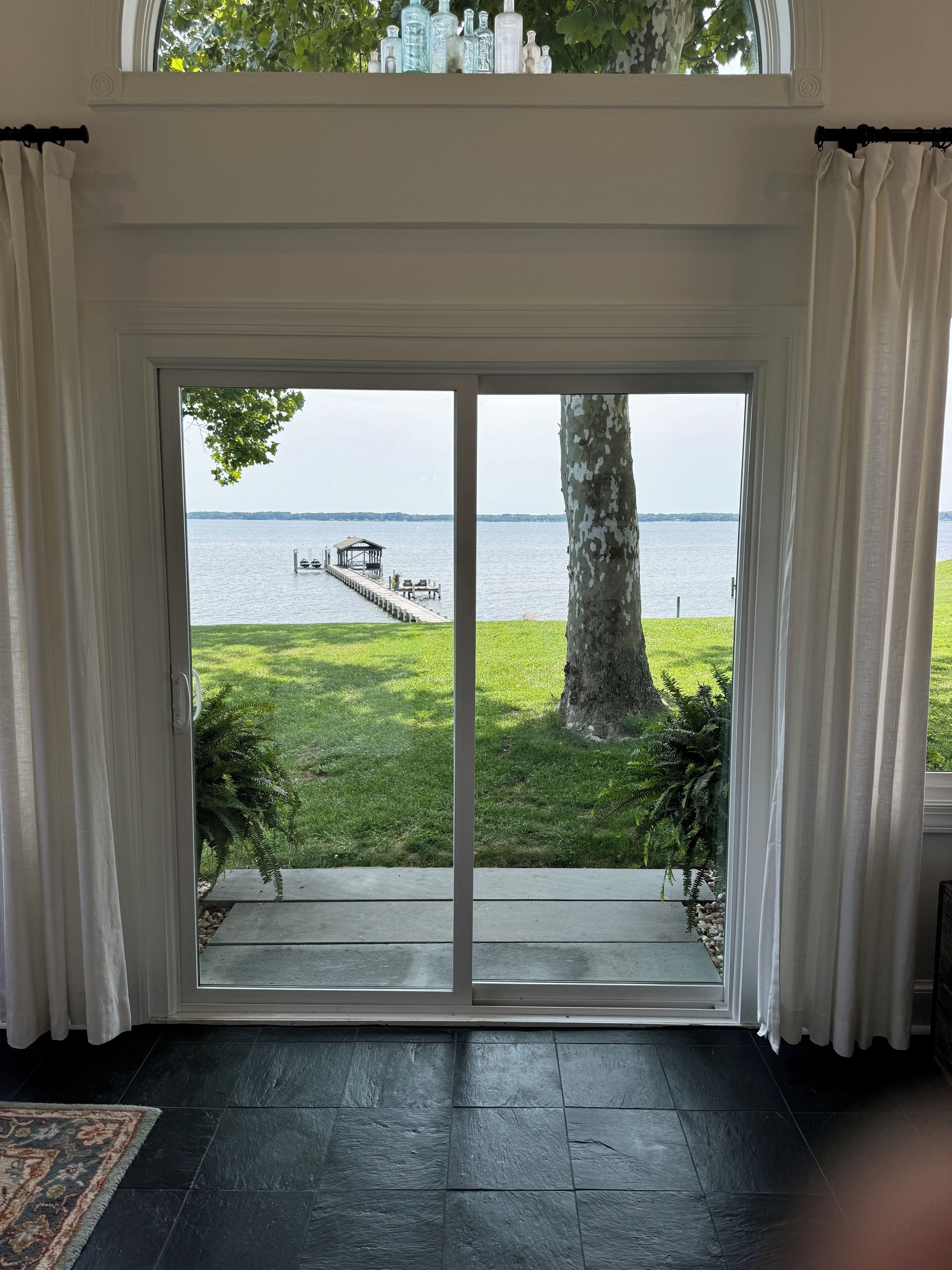 المنشأة من الداخل