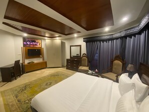 Deluxe Double Room | Free WiFi - Trail Residency Guest House (Islamabad)