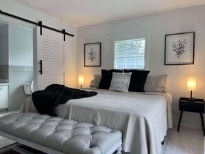 4 bedrooms, desk, iron/ironing board, WiFi