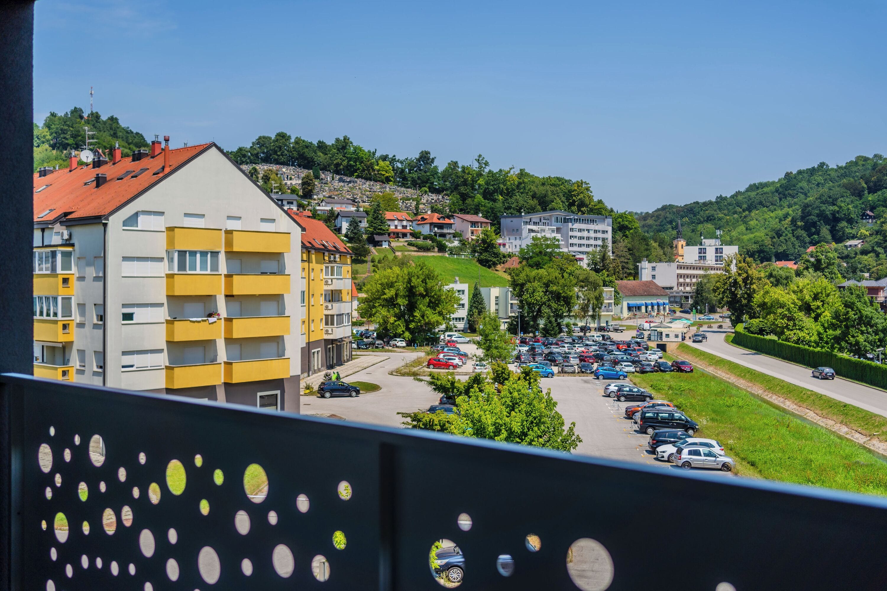 Family Apartment, 2 Bedrooms, Balcony (Modern Apartment With Balcony And) | Balcony