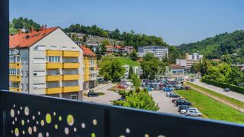 Family Apartment, 2 Bedrooms, Balcony (Modern Apartment With Balcony And) | Balcony