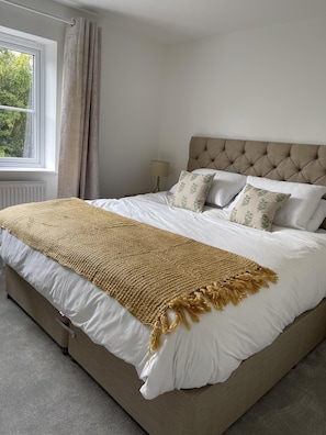 2 phòng ngủ, bàn ủi/dụng cụ ủi quần áo 