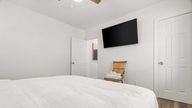 2 habitaciones, tabla de planchar con plancha, wifi y ropa de cama 