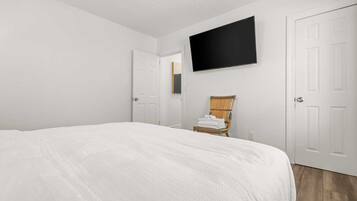 2 bedrooms, iron/ironing board, WiFi, bed sheets