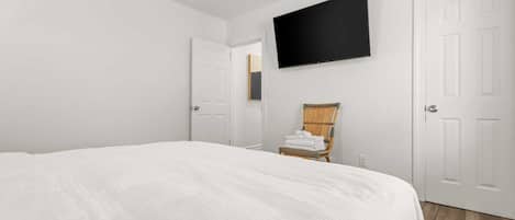 2 chambres, fer et planche à repasser, Wi-Fi, draps fournis