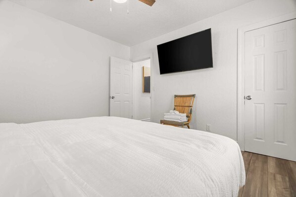 2 bedrooms, iron/ironing board, WiFi, bed sheets