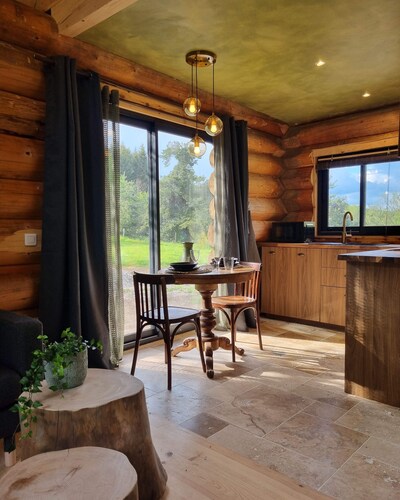 "sapin" : Gîte Insolite en Rondins au Cœur de la Nature Auvergnate