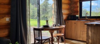 "sapin" : Gîte Insolite en Rondins au Cœur de la Nature Auvergnate