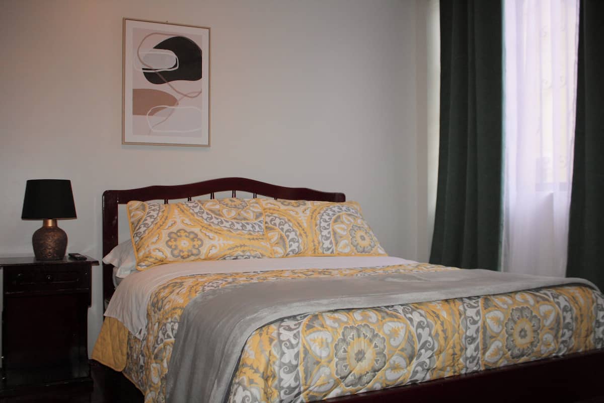 Deluxe Apartment, 3 Bedrooms, City View | Soundproofing, free WiFi, bed sheets
