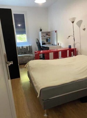 3 bedrooms, iron/ironing board, WiFi