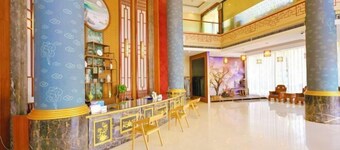 Hengdian World Studios Jinghua Grand Hotel (Qinwang Palace Qingming Shanghe Tu)