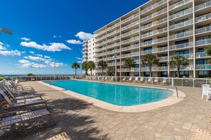 Apartamento, 1 habitación | Piscina | Una piscina cubierta, una piscina al aire libre