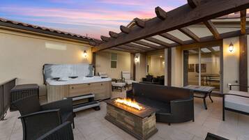 Casa, vários quartos | Terraço/pátio