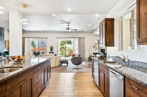 Cocina privada | Frigorífico, horno, cafetera o tetera y tostadora