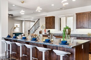 Hus - flera sovrum | Eget kök | Kylskåp, ugn, kaffe- och tebryggare och brödrost