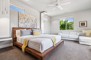 9 soverom, skrivebord, skrivebord for bærbar PC og strykejern/-brett