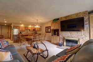 Living area - Sb102 Snowbridge 2br 2ba 3 Bedroom Condo by RedAwning (Copper Mountain)