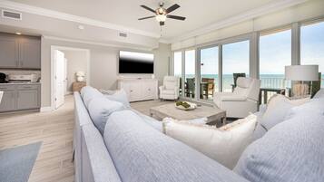 Condo, 4 habitaciones | Área de sala de estar