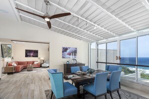 Condo, 2 Bedrooms | Tempat makan