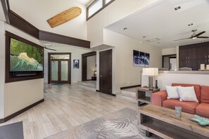 Condo, 2 Bedrooms | Interior