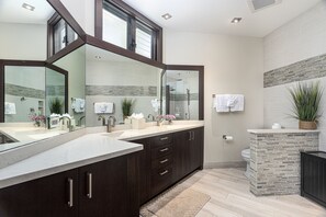 Appart'hôtel, 2 chambres | Salle de bain