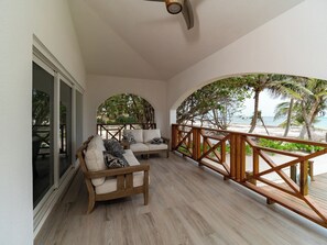 Terrace/patio - Oceanfront Paradise: w/Pool & Stunning Sunrise Views in Tres Cocos (San Pedro Town)
