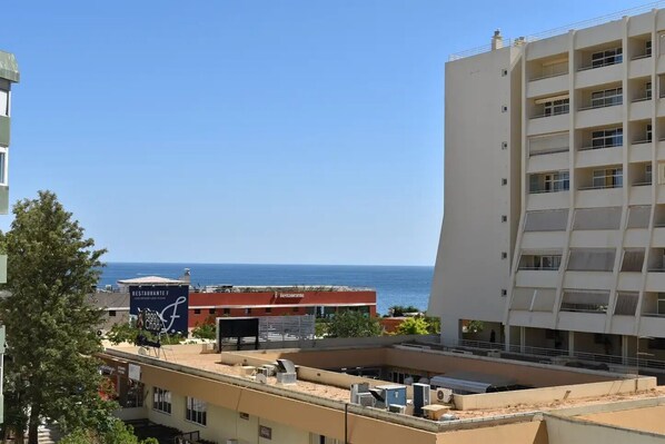 Exterior - Charming 1-bedroom apartment in cool Portimao with WiFi (Portimao)