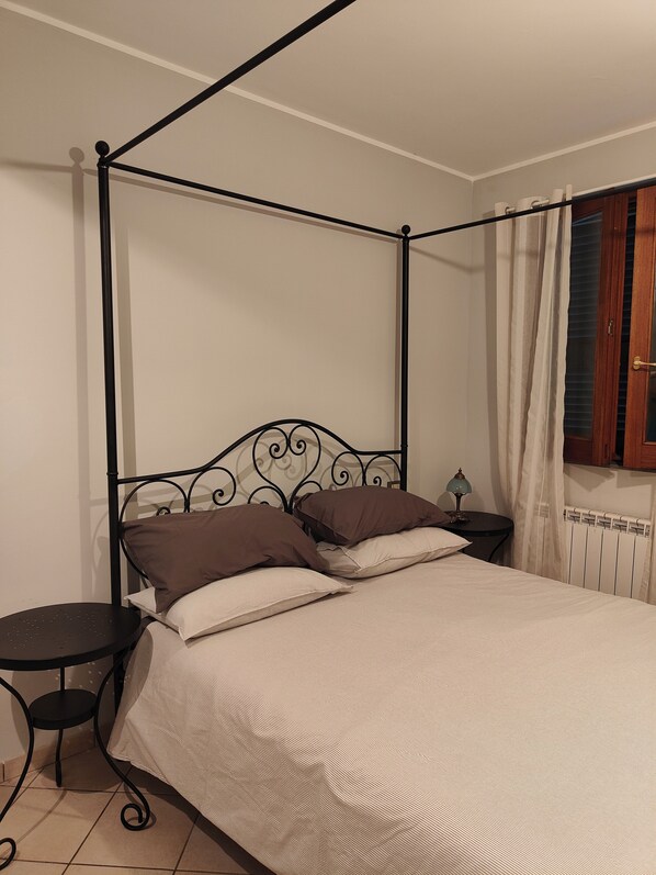 2 多间卧室、熨斗/熨衣板、WiFi、床单