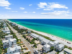 Beach - Gulf-Front Getaway — Seamist #5 with Bikes & Spectacular Balcony Views (Seacrest)