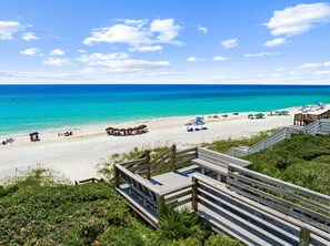 Beach - Gulf-Front Getaway — Seamist #5 with Bikes & Spectacular Balcony Views (Seacrest)