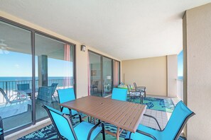 Condo luxo, sacada, vista para a praia | Sacada