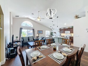 Interior - ⭐ ⭐ Gated Community | Modern | 4 Bed | 3 Bath | South Facing Large Pool Deck ⭐⭐ (Davenport)