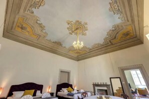 4 sovrum, skrivbord, strykjärn/strykbräda och gratis wi-fi