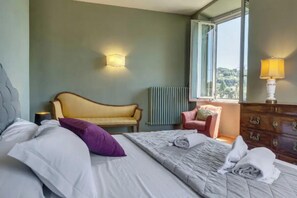 4 chambres, bureau, fer et planche à repasser, Wi-Fi gratuit