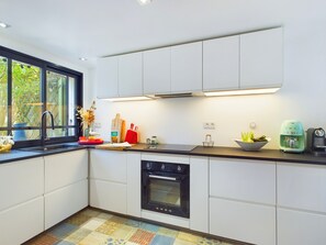 Refrigerador, microondas, horno y lavavajillas 