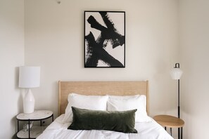 2 slaapkamers, een strijkplank/strijkijzer, wifi, beddengoed